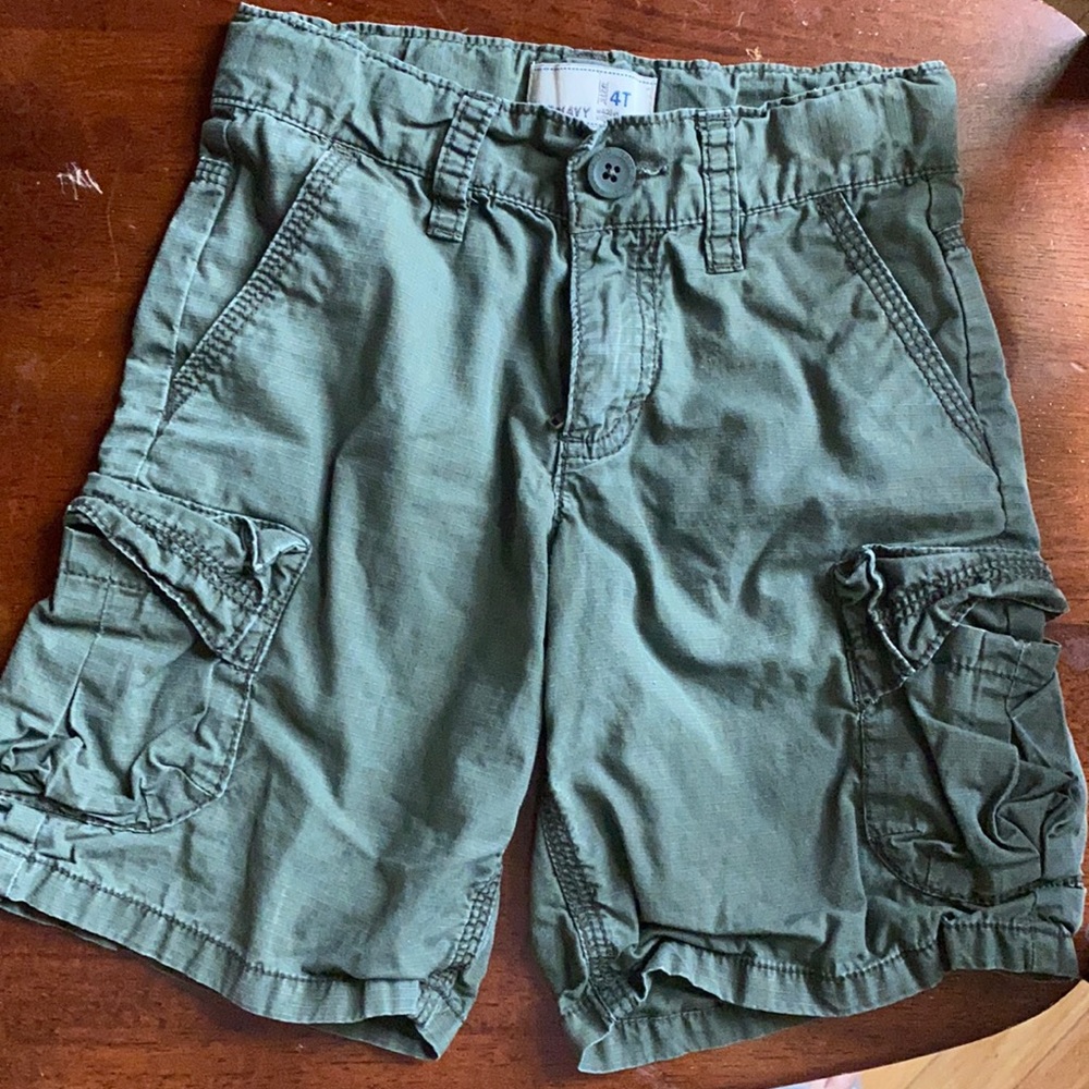 Old Navy 4t shorts cargo green